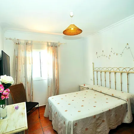 Apartamento Central Para Familias Y Parejas Con Terraza Y Aire Acondicionado En - Es-180-113 Apartment