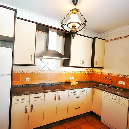 Apartamento Central Para Familias Y Parejas Con Terraza Y Aire Acondicionado En - Es-180-113 * Conil De La Frontera