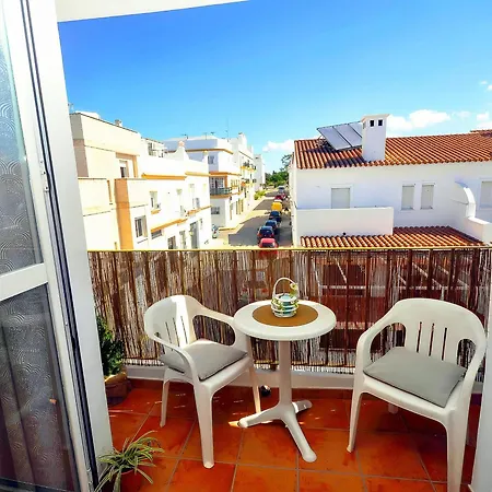 Apartamento Central Para Familias Y Parejas Con Terraza Y Aire Acondicionado En - Es-180-113 Apartment *